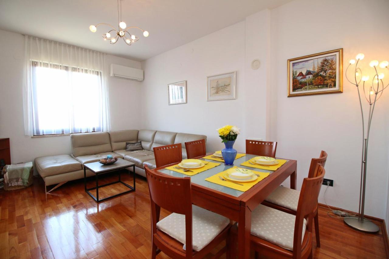 Polo Apartments Ровинь Экстерьер фото
