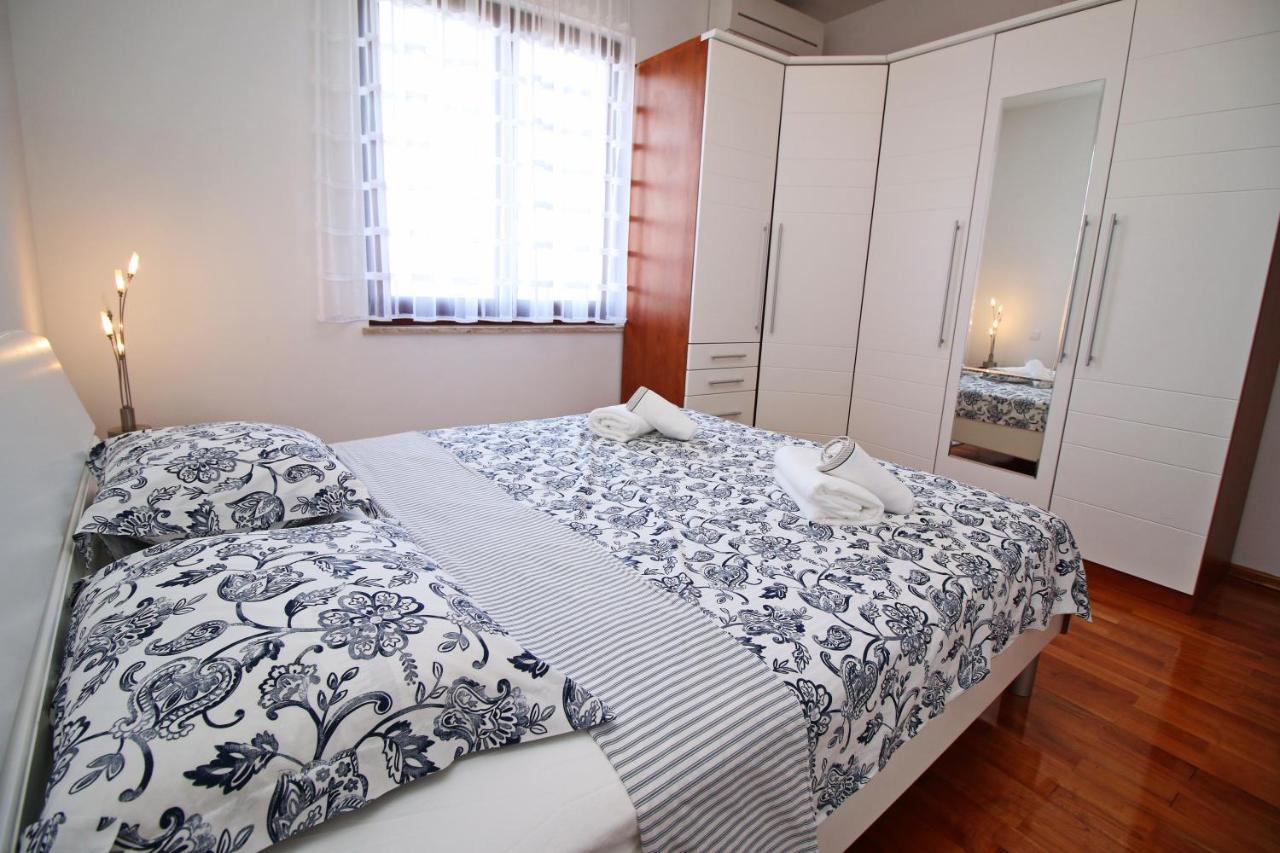 Polo Apartments Ровинь Экстерьер фото