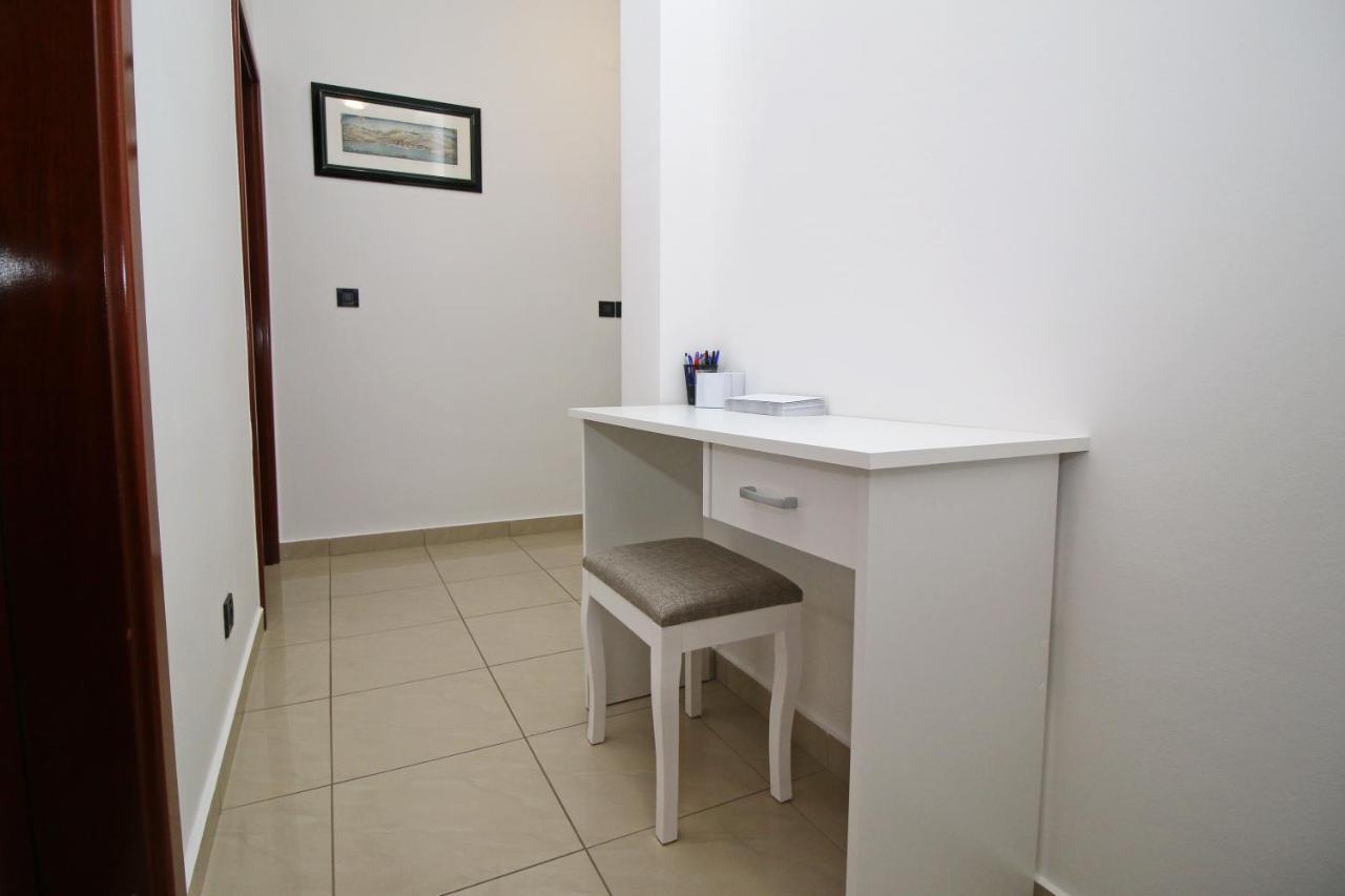 Polo Apartments Ровинь Экстерьер фото